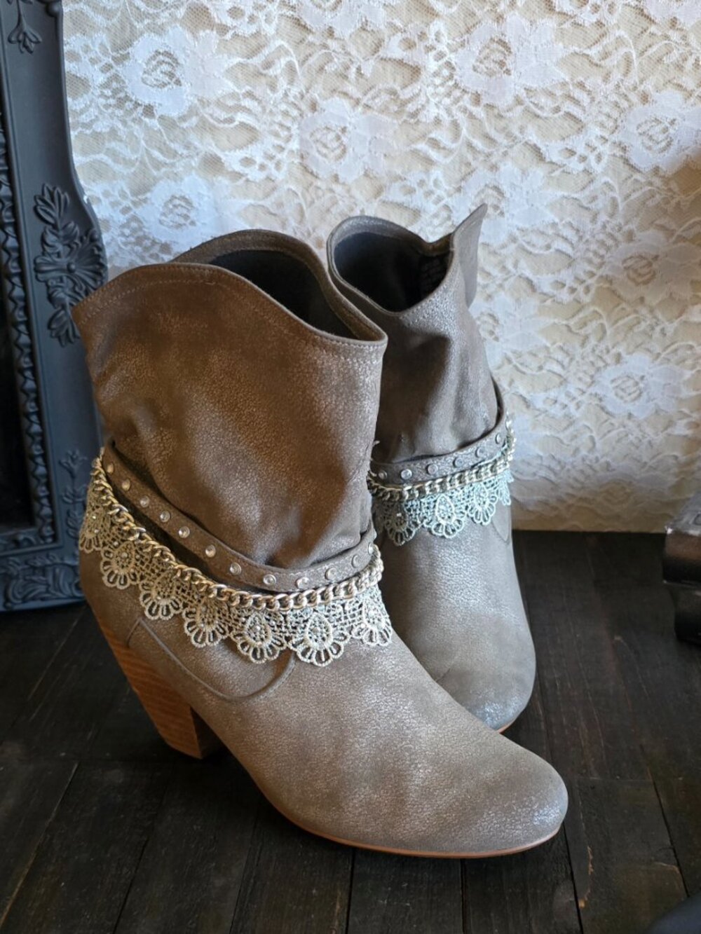 Not Rated - Lobsteria - Silver Ankle Boots - Cowgirl Glam - Indie - Festival